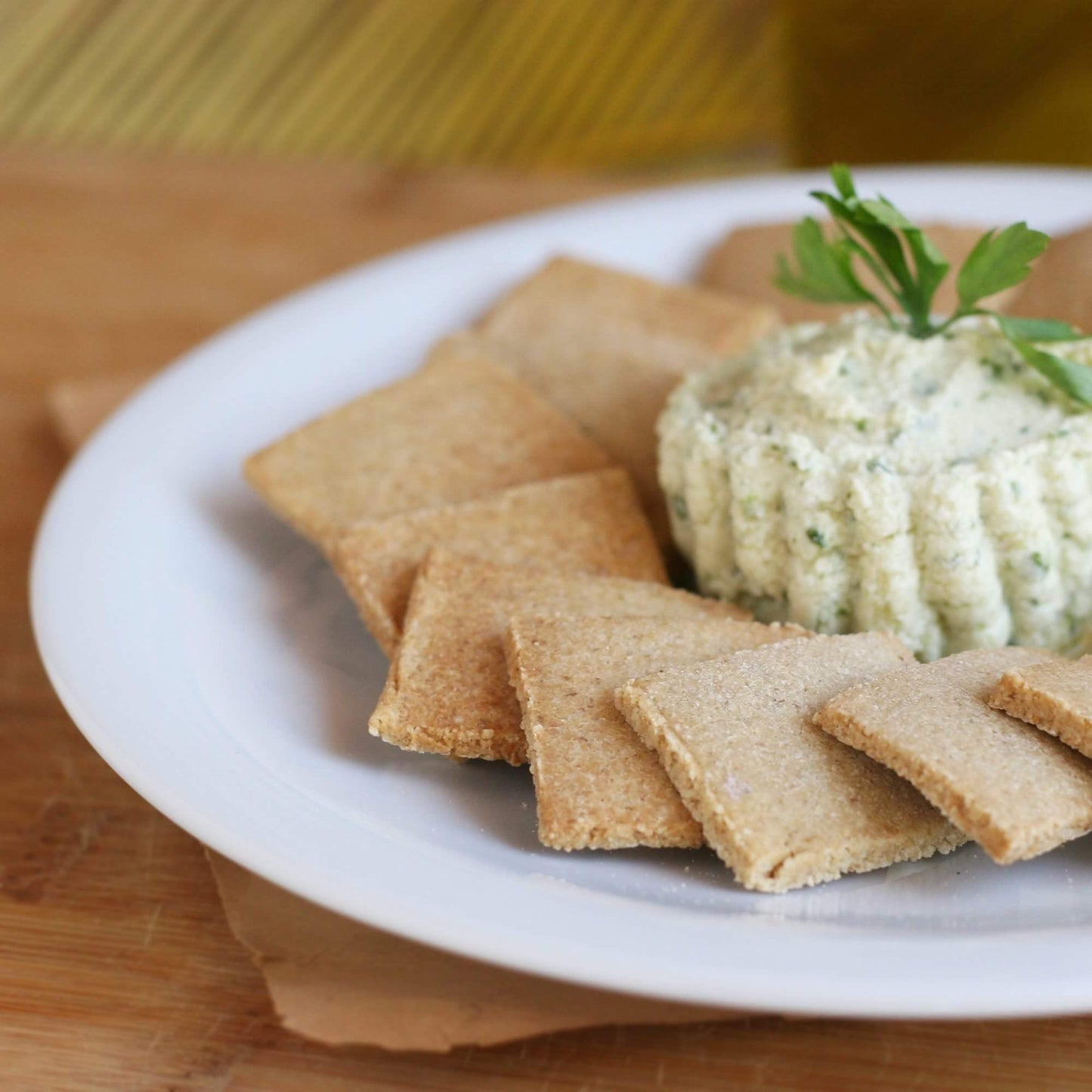 Almond Brown Rice Crackers (100g)