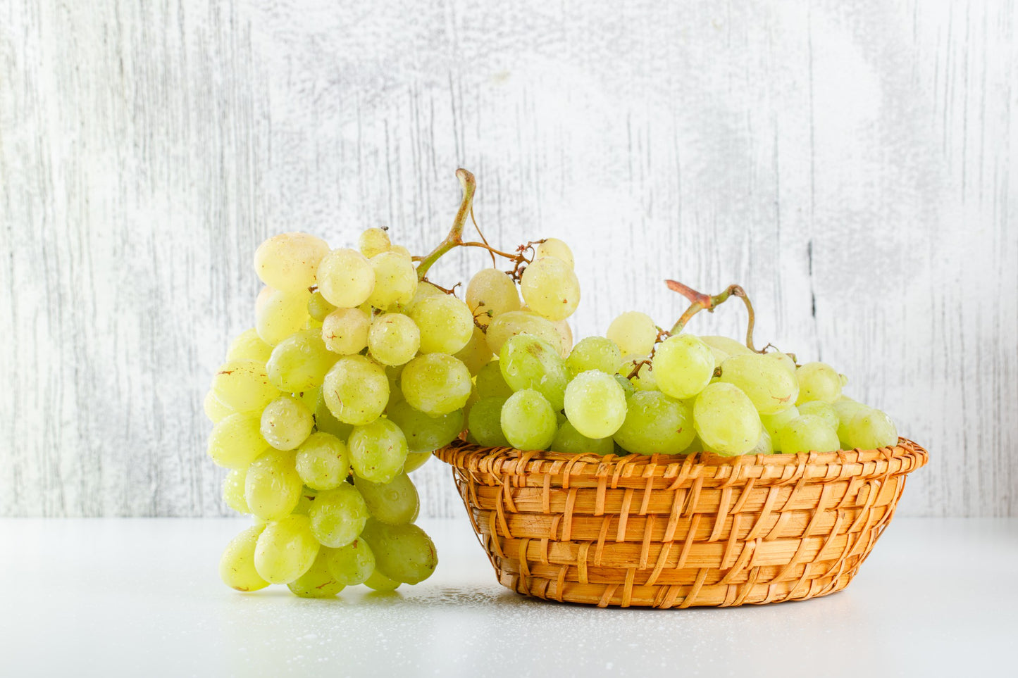 White grape Safe agriculture seedless (1kg)